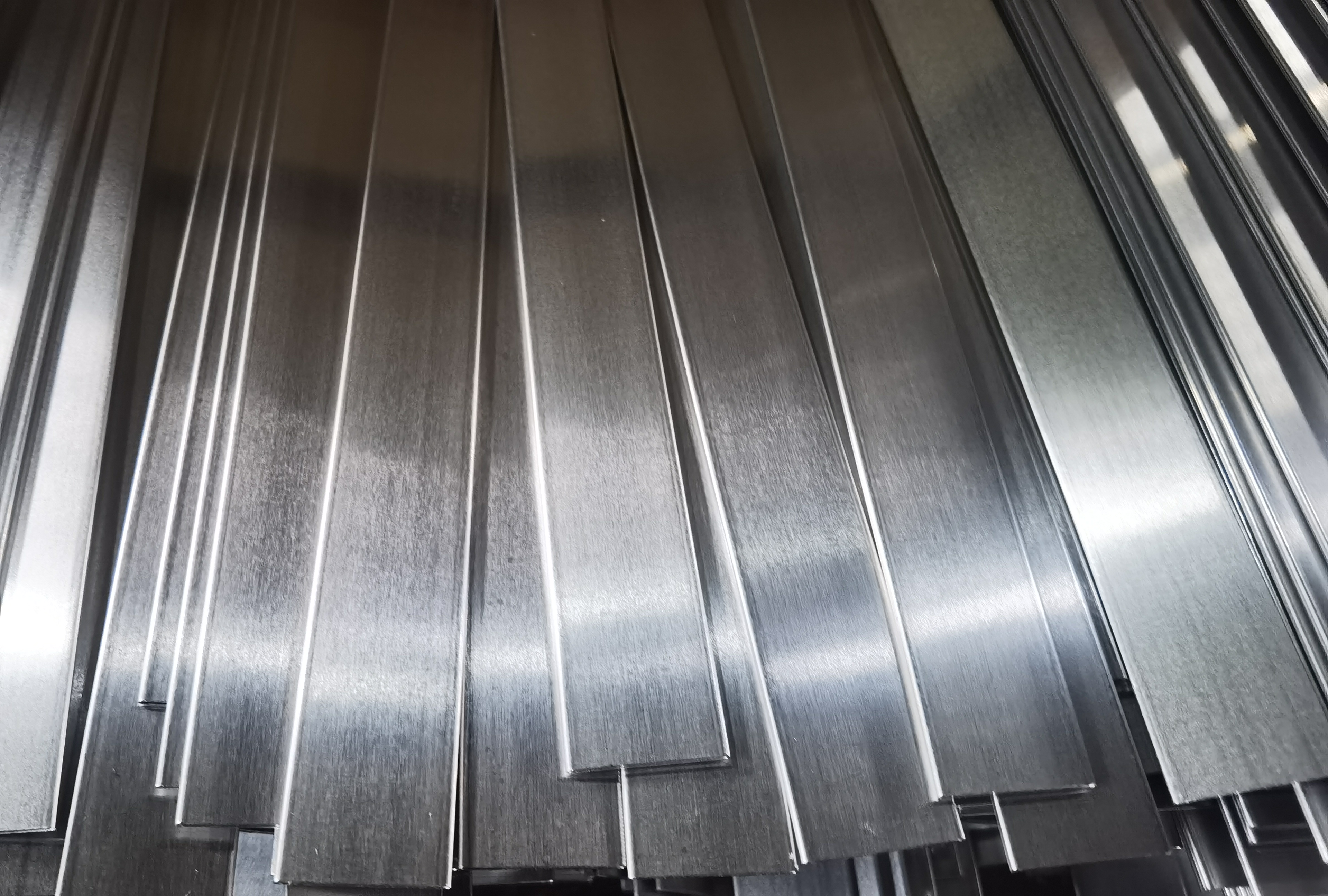 Varför är 3003 aluminiumrör oumbärliga för nya energifordonskomponenter?